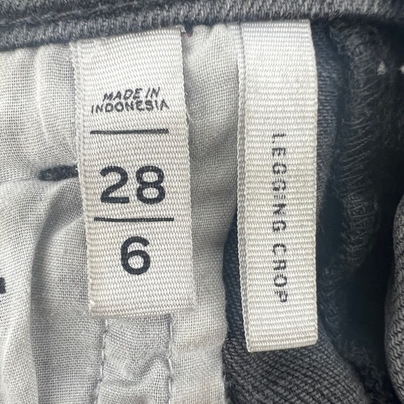 LOFT By Ann Taylor Black Distressed Crop Jean Leggings Size 28 Women’s - Picture 4 of 6